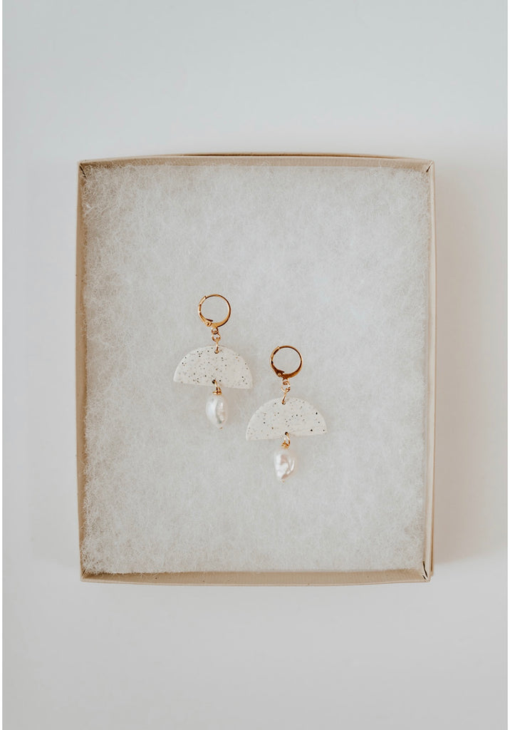The Bold Pearl Drop